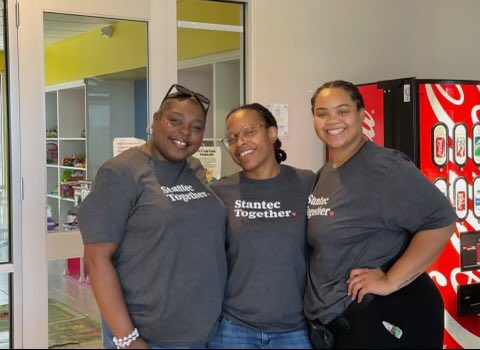 sandersmom5's tweet image. Spent the day volunteering at the Ronald McDonald House 💫 I love my job 💙#StantecTogether #BetterTogether #SITCWeek #RonaldMcDonaldHouse @Stantec