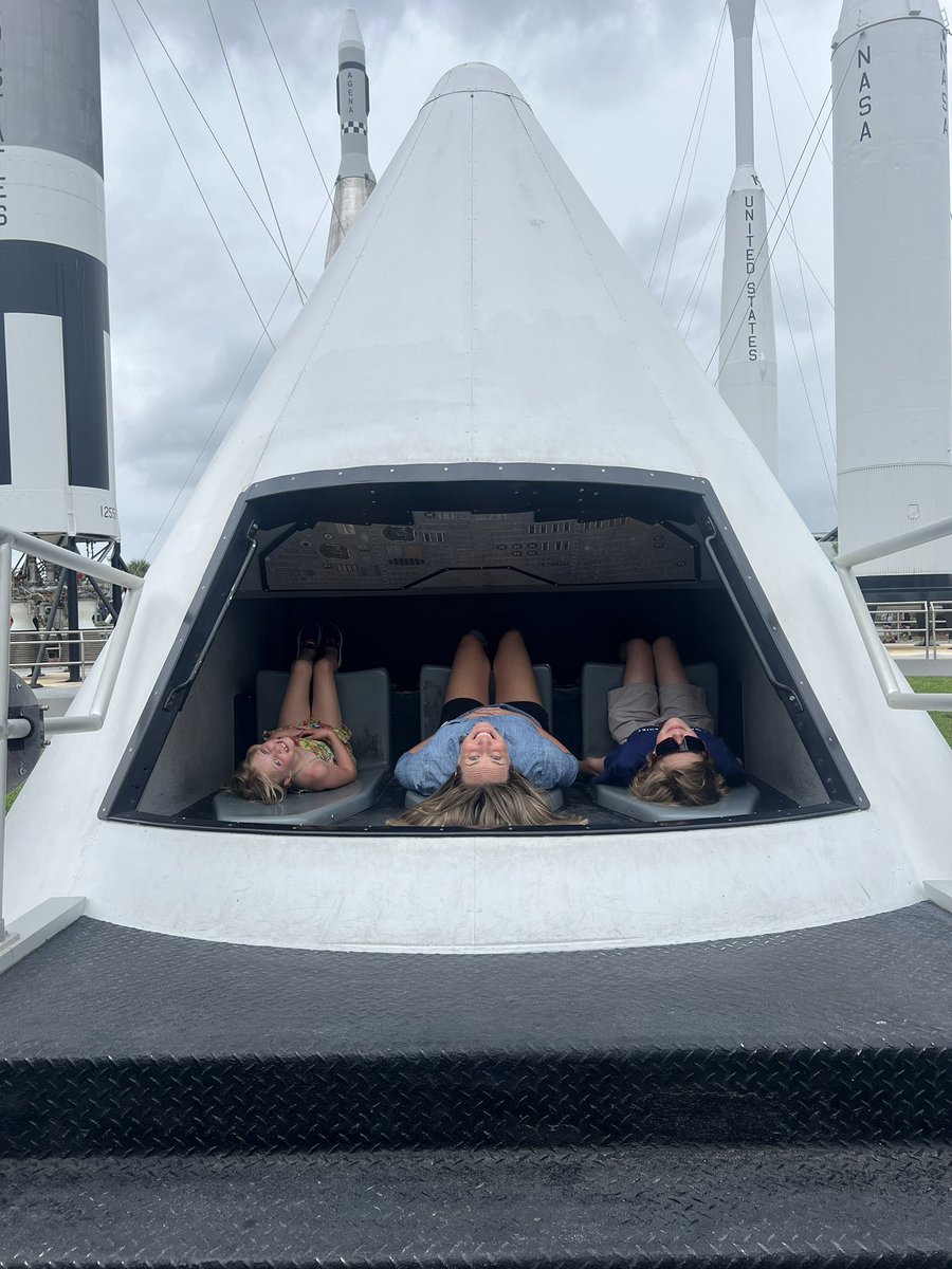 Lisapisa921's tweet photo. I may or may not have cried a couple times today. #ILoveSpace @NASAKennedy https://t.co/WrLe54zNDA