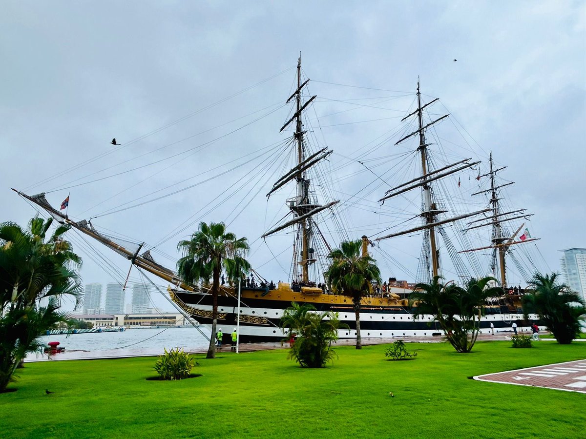 Al_Modiano's tweet image. Una gran emoción recibir el buque Vespucci a su llegada en #PuertoVallarta, junto con @SEMAR_mx, el Presidente municipal y @GobiernoJalisco

La histórica visita a México del "Buque más hermoso del mundo" coincide con el 150 aniversario de las relaciones diplomáticas 🇲🇽-🇮🇹.