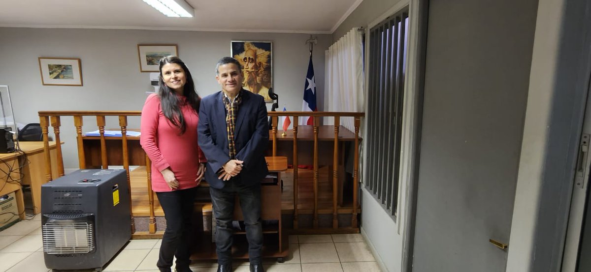 Hace unos días, el juez de JPL de Independencia, Ernesto Vásquez <a href="/etovas/">Ernesto Vásquez</a>, recibió la visita de la presidenta del Colegio de Mediadores de Chile <a href="/ColmediaChile/">Colegio de Mediadores de Chile A.G</a>, Varinia Penco, con quien analizaron la actualidad, retomaron ideas y propuestas en materia de mediación y justicia local