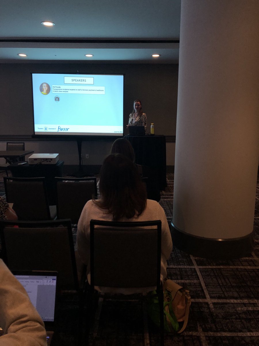 Iris Frowijn presenting at the IAFMHS conference in San Francisco! 👇🏽👇🏽👍👍