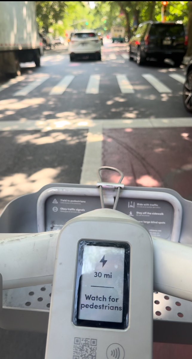 MobilityPerch's tweet image. Nothing beats the feeling of an electric kick with the wind at your face on a hot day. The cars are gridlocked but e-devices are not.