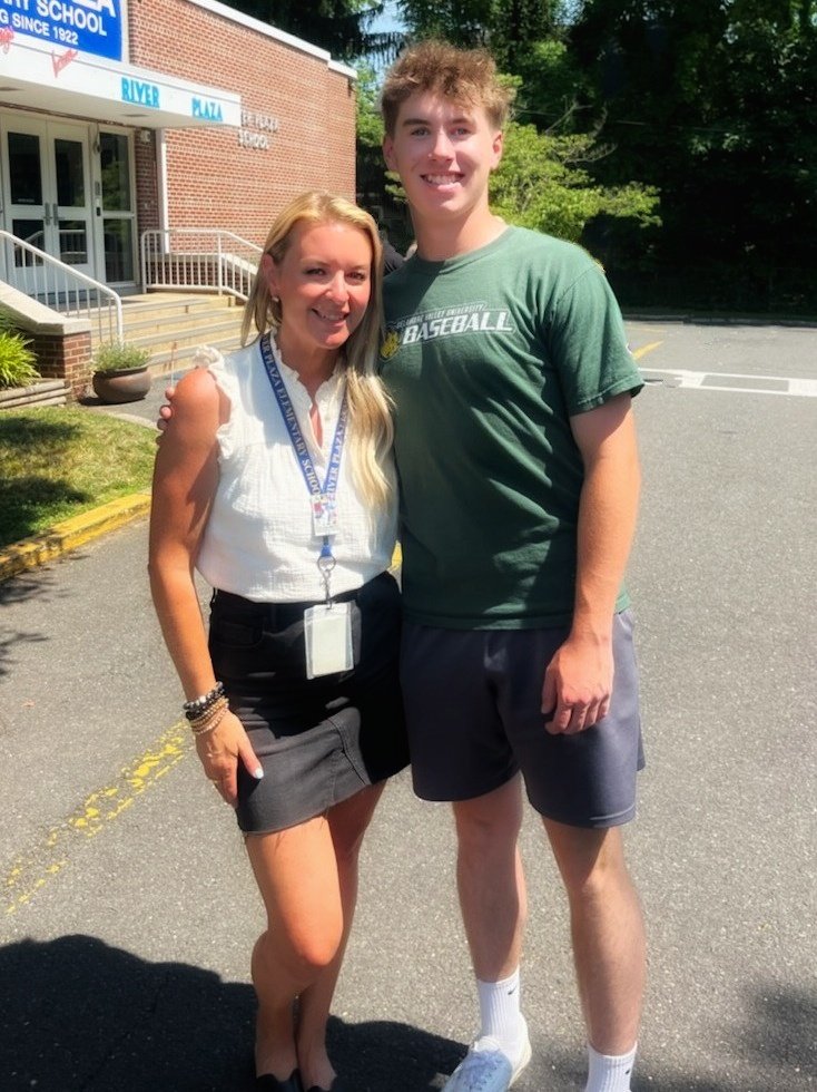River Plaza Elementary is such a special place! These Seniors were so excited to go back one last time today! @RPPrincipal <a href="/soccer26mom/">Dr. Jessica Alfone</a>