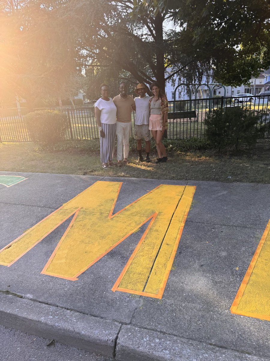 Kindness Commissioners tonight..Thank you to We Are Limitless (Kindness Commissioners) for facilitating both the original
Sign and tonight’s repainting.