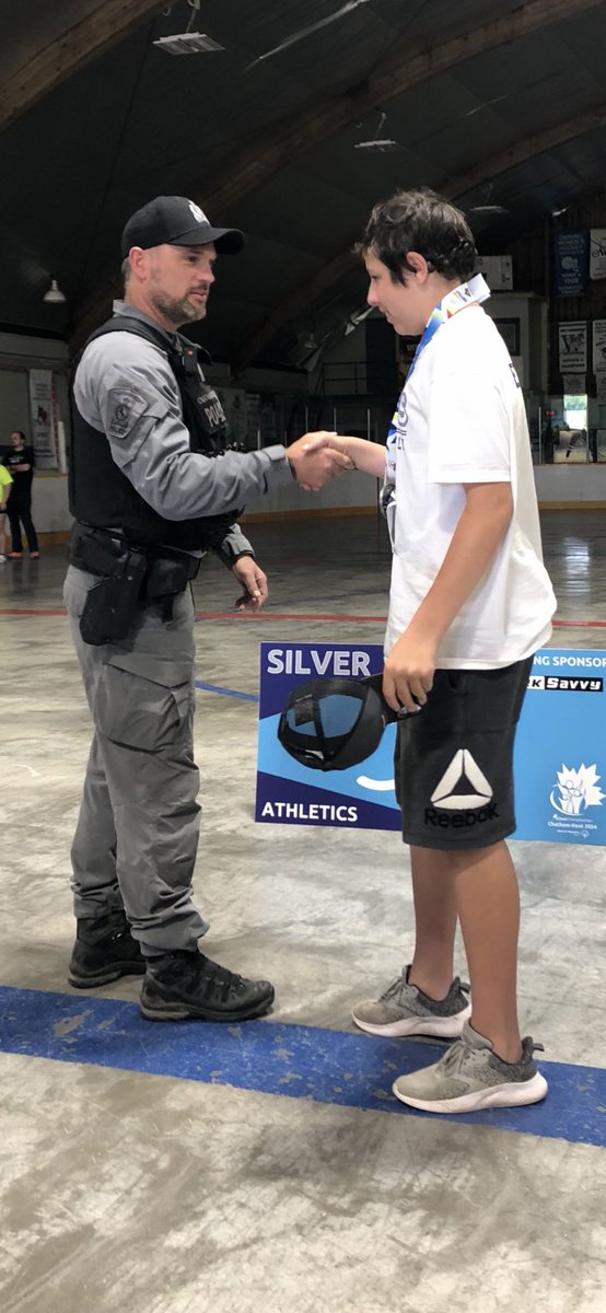 Burdettski1's tweet photo. So proud to have been able to help present medals ⁦@SOOSchoolChamps⁩ ⁦⁦@SOOntario⁩ last week in ⁦@CKPSMedia⁩ ⁦@OACPOfficial⁩ @PtboPolice⁩ in Chatham. The athletes showed determination, great sportsmanship and friendship. Truly inspiring to watch! https://t.co/mDRAqidx2b