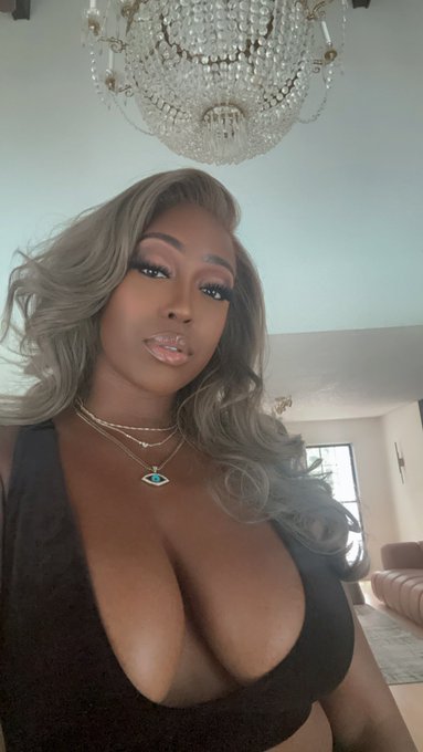 It&rsquo;s Tuesday right?!! #tittytuesdsy https://t.co/gTn0D7bqf3<a href="/tag/tittytuesdsy"class="tags">#tittytuesdsy</a>