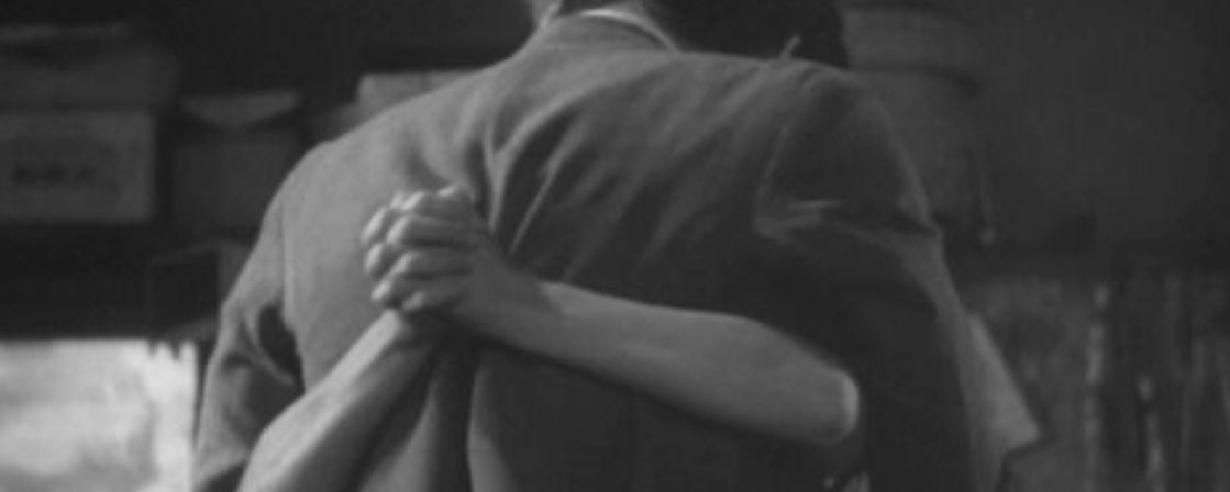 جيت أقتل الذل وأسكن قلبك القاسي
ضميت وأوفيت و جيت أدور الضمه .

- ضيدان ابن قضعان