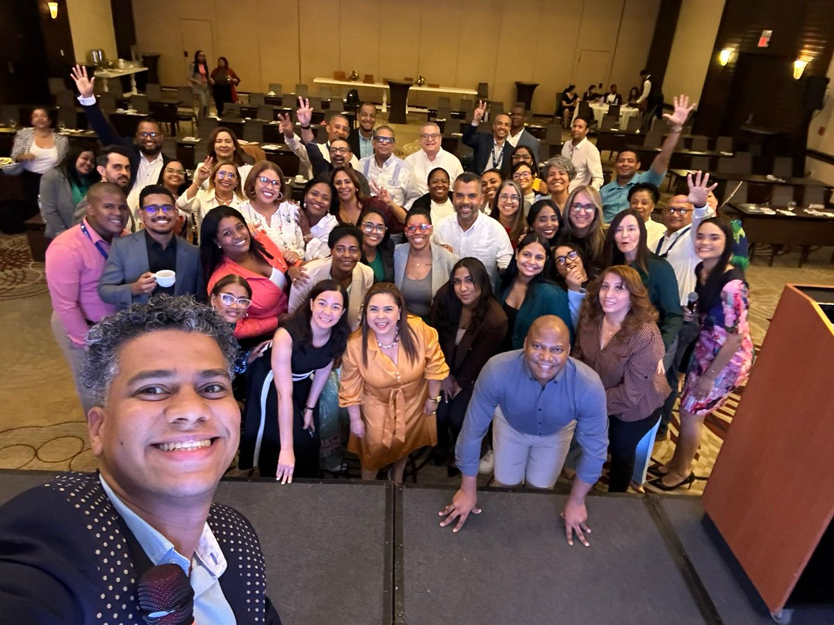 RichardIPerez's tweet photo. Gracias @gloriareyesg y @superaterdo participamos en el Taller de Generación de Capacidad de Género, orientado a la masculinidad positiva. 
Ser +Hombre y -Macho.

Supérate es más que una  tarjeta.

Una gran y excelente experiencia.

@luisabinader @raquelarbaje 
@Presi https://t.co/sDiyi11gjf