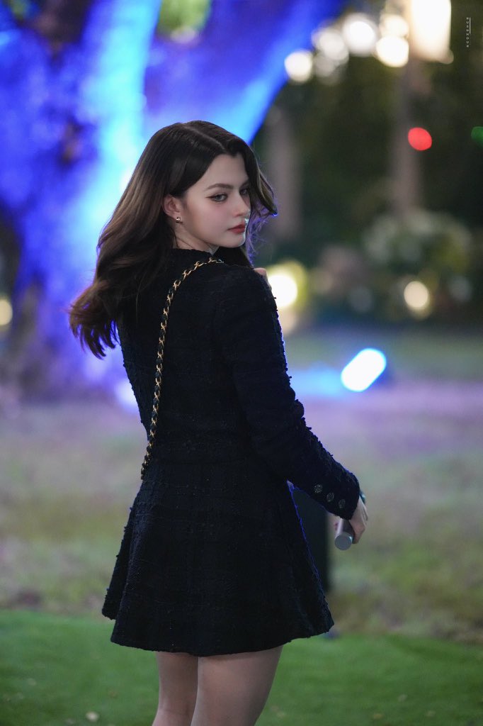 beccccckyyyy's tweet photo. Chanel baby 🖤

REBECCA IN VAMP PRESSCON
#BeckyxVamp
#VampTheSeriesPILOT
#ChanelxBecky https://t.co/LMp3b6oyMD
