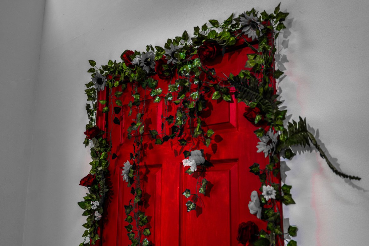 katinwater's tweet image. You know who should be let into property_103? Me, I built the property both in my bedroom and on a set.