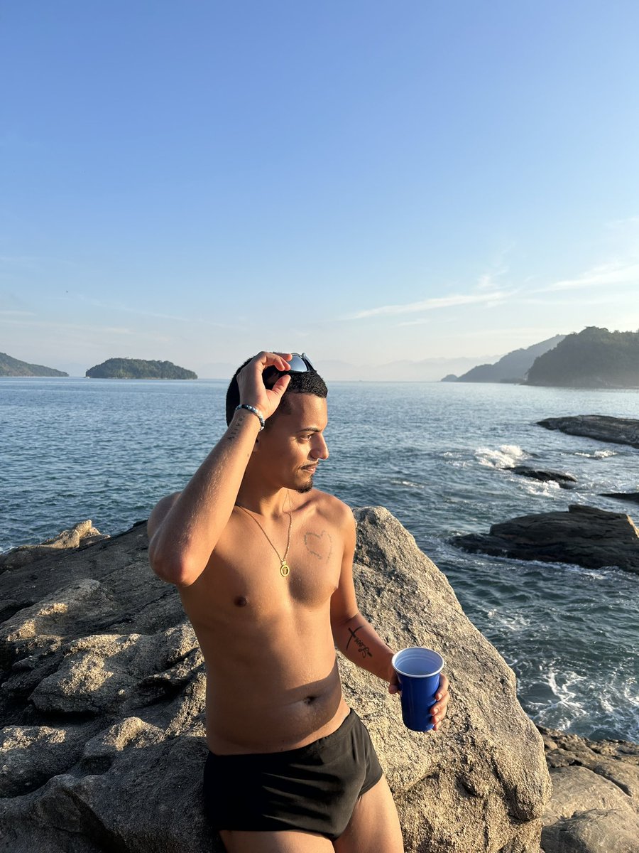 leandrosoareess's tweet photo. 🌊👋🏾 #NovaFotoDePerfil https://t.co/YdmLm80wd0