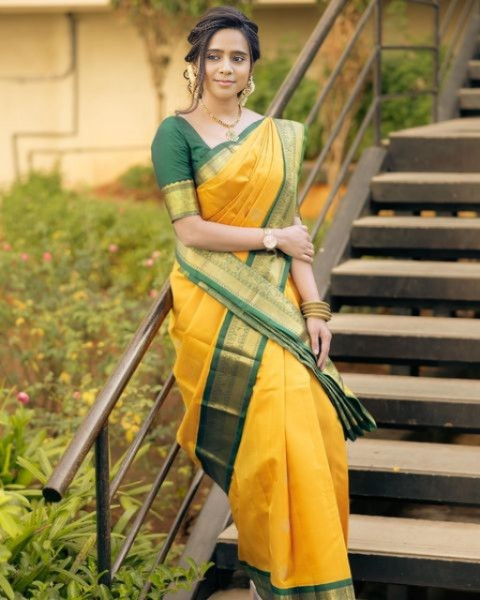 manisha_mithra's tweet photo. It took me a long time not to judge myself through someone else’s eyes 👁️👀 #naturalbeauty #selflove #weddingseason #yellowsaree #sareelove #sareebeauty #silksaree #treditionalbeauty #treditionallook #treditionalpic https://t.co/YvRroJwYpm