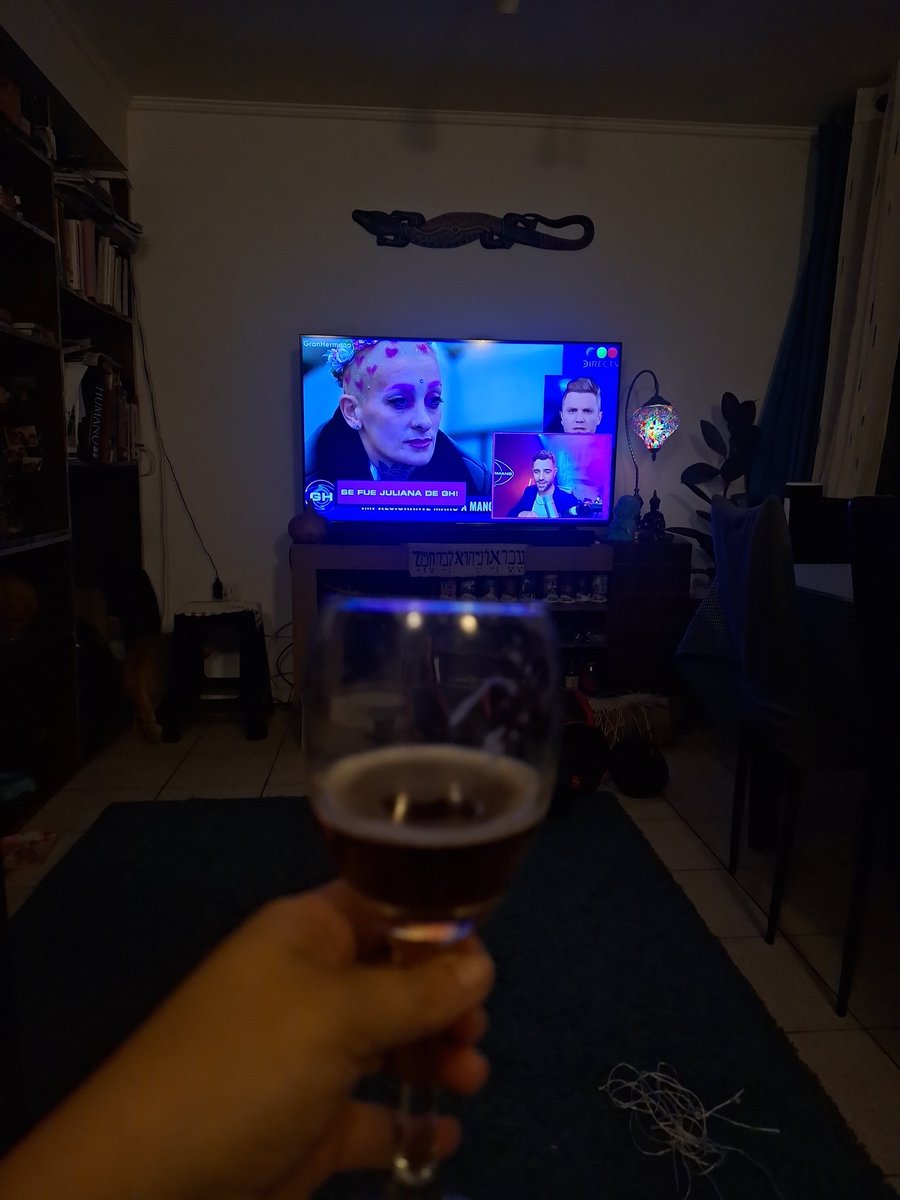 Chicadanny2's tweet photo. @Poggi  Porfiiinnnnn se fueeeeee!!!! Aki celebrando!!!!! Desde Chile!!!!! Por fin se hizo justia!!!!!! https://t.co/ERJpStjzZc