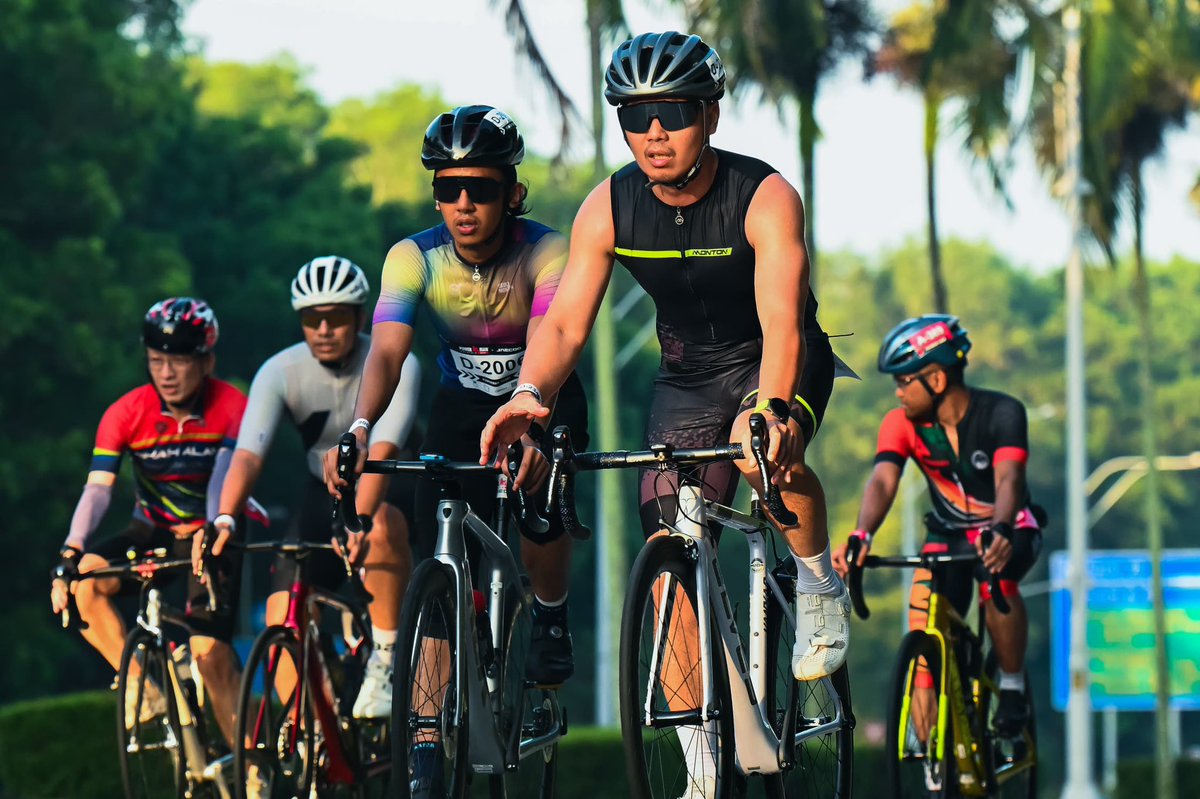 MyCEB's tweet image. Another epic sporting event supported by MyCEB, Powerman Malaysia drew over 4,000 athletes, both local and international, to the streets of Putrajaya for an exhilarating run-bike-run format competition.
Read more at instagram.com/p/C8YJuYJh06U/…
#SportingEvents #MyCEB