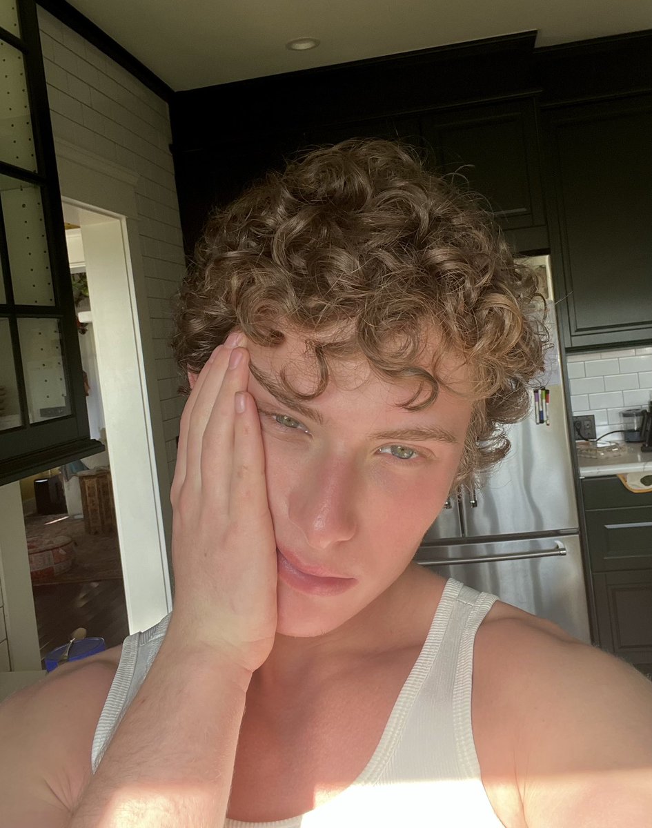 noahwaybabes tweet picture