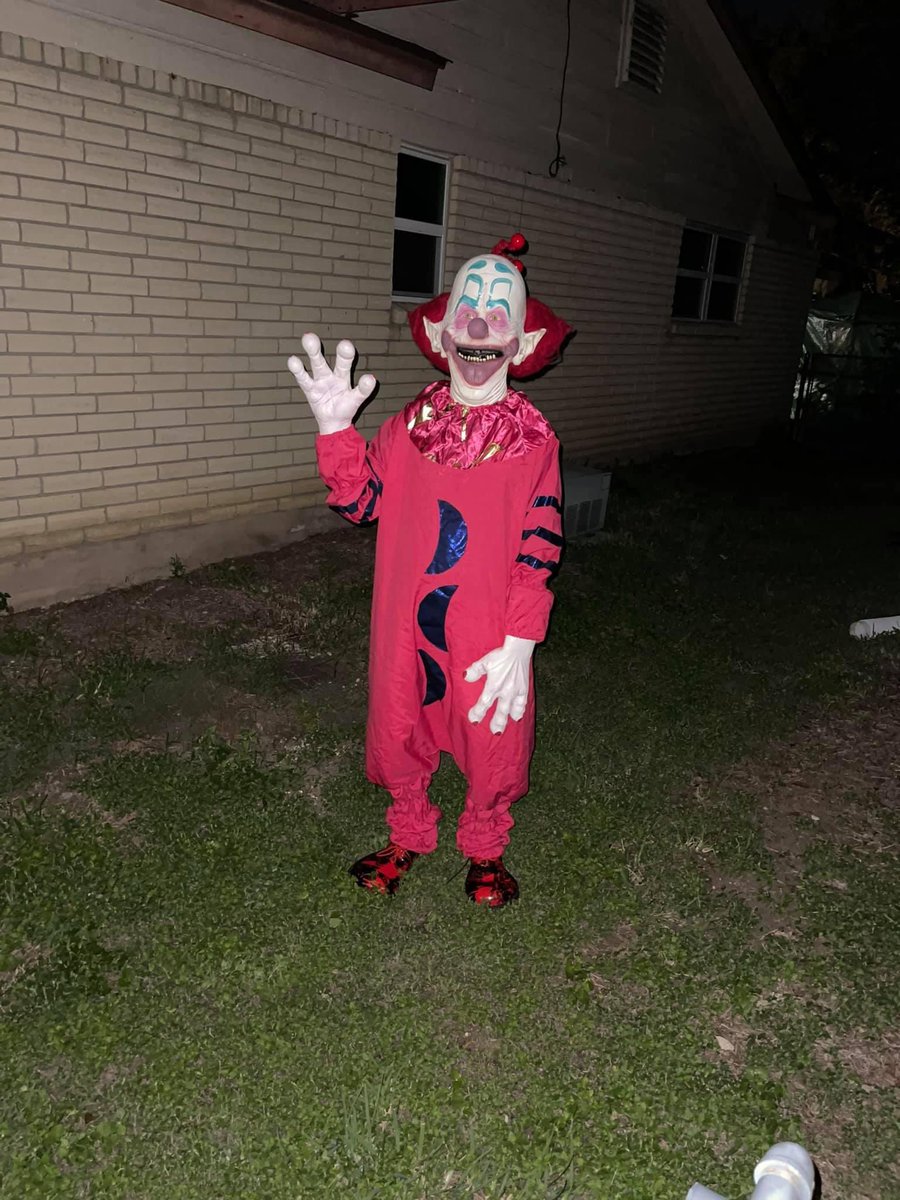 ghostofjeb's tweet photo. @klownsthegame #kkos #klownsthegame me as slim with slim :) https://t.co/Bbgw3c6Mnw