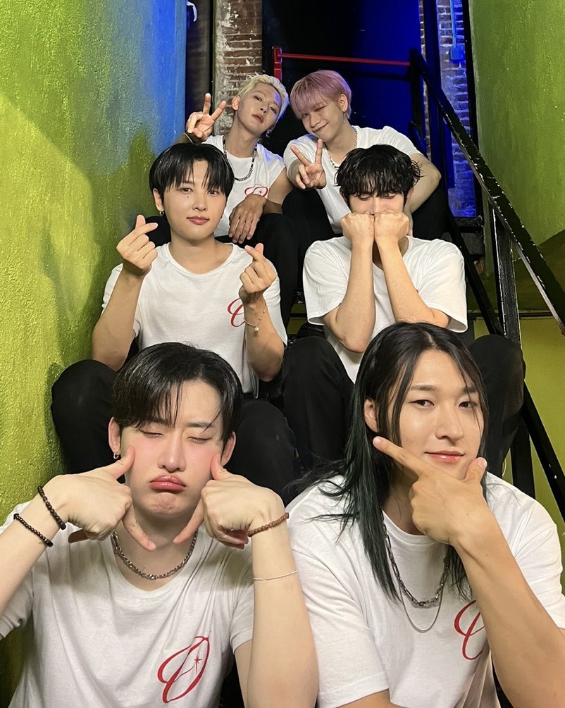 [#Photo/📷]

240618 온리원오브
2024 World Tour dOpamine, Barcelona

lyOn corrió con nosotros hasta el último día en Europa! Estábamos tan felices, no?🥰💕

유럽 마지막 날까지 함께 달려온 lyOn! 우리 너무 행복했지?🥰💕

#OnlyOneOf #온리원오브
#OnlyOneOfWorldTour2024