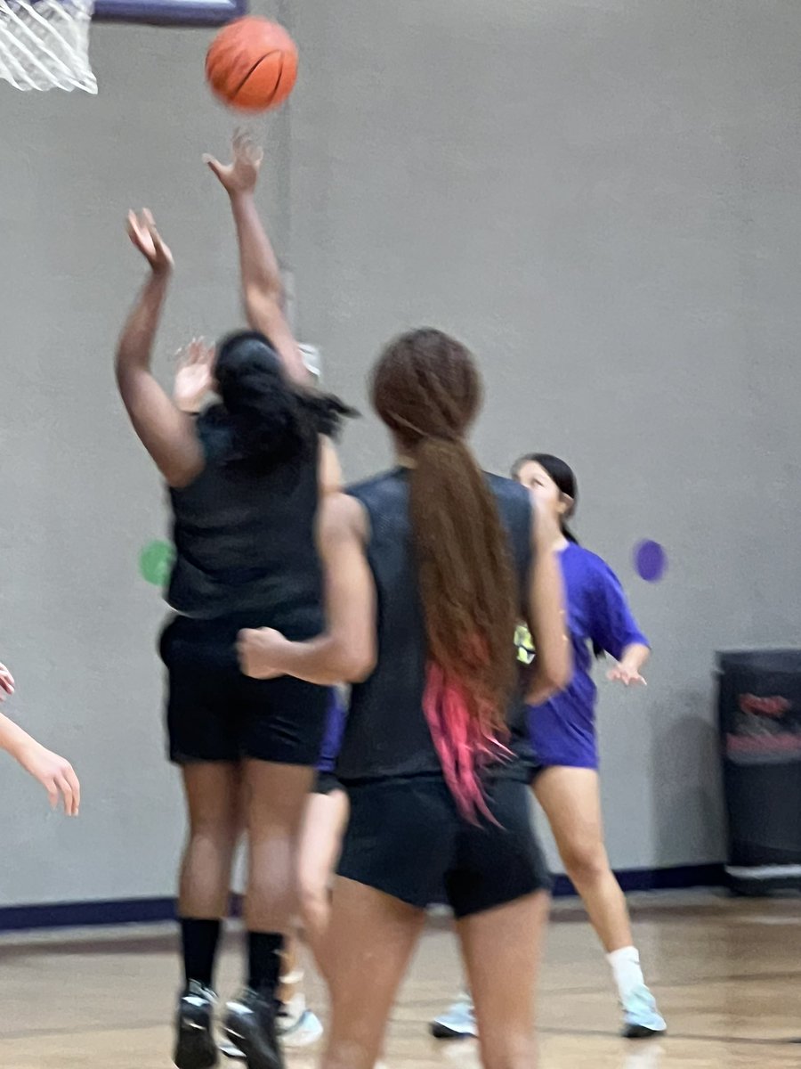 coachroecker's tweet photo. Great job this evening by our Cougarettes competing in the Weimar Basketball Summer League! Awesome to see our girls back on the court working to improve themselves and their team! #continuetobuild @CougarsBrazos https://t.co/rnRP3stB8I