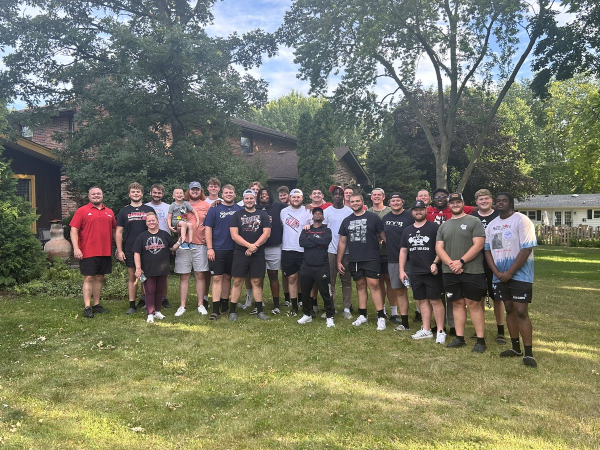 Luke Meadows (@coachlmeadows) on Twitter photo Fajita night for the BIGS….10 pounds of guacamole and 20 pounds of chicken. Special guests of incoming freshman and strength coaches. Home cooking is worth the effort for this crew! <a href="/NIU_Football/">NIU Football</a> Fajita night for the BIGS….10 pounds of guacamole and 20 pounds of chicken. Special guests of incoming freshman and strength coaches. Home cooking is worth the effort for this crew! <a href="/NIU_Football/">NIU Football</a>