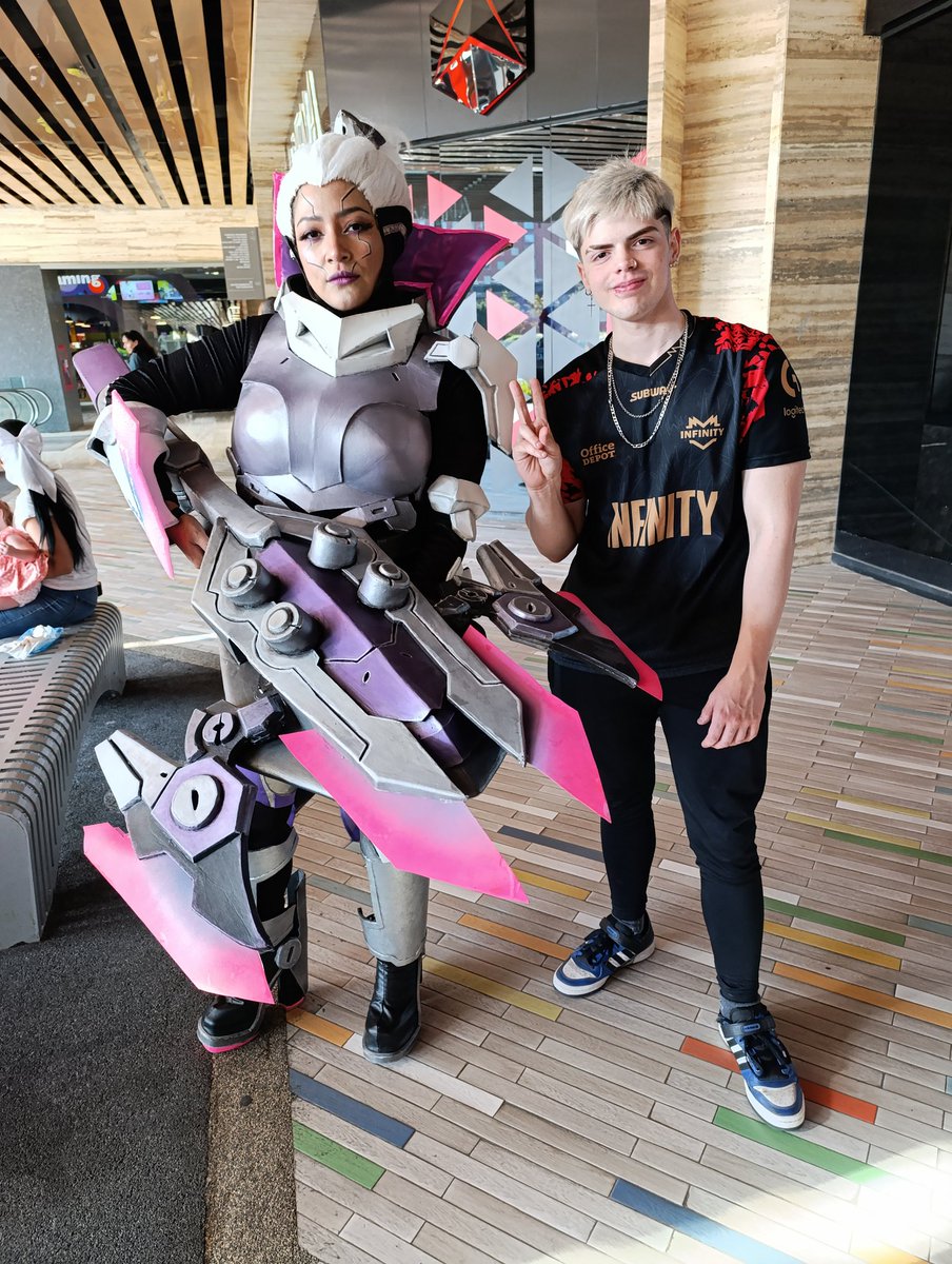 INFLaUltra's tweet image. Apoyando al equipo después de este resultado no esperado pero debemos seguir escalando para llegar a la cima.

Vamos @InFinitye_sport  ❤️🖤♾️

#EIP #ComunidadesRiotLatam