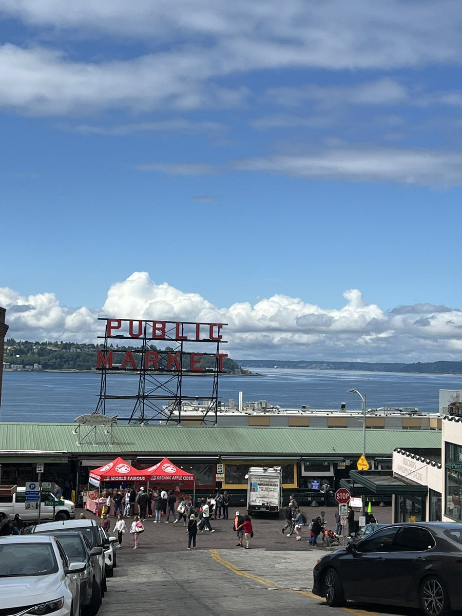 goingscottyy's tweet image. Tuning in to #InTheBuilding from the liberal heathen land of Seattle all week @MikeTaylorShow @RudyJay_star