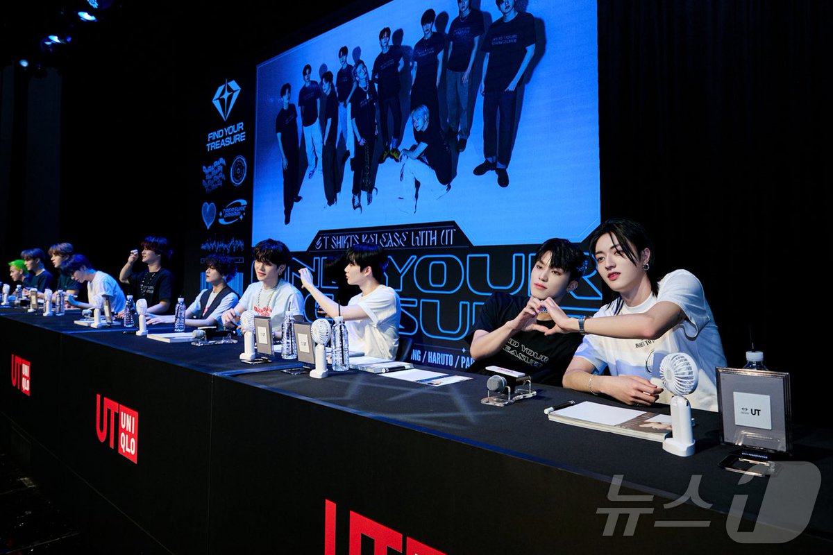 iksanpjw's tweet photo. TREASURE x Uniqlo Fansign Event #트레저 

📸 by Uniqlo https://t.co/dlxvYj2QE2