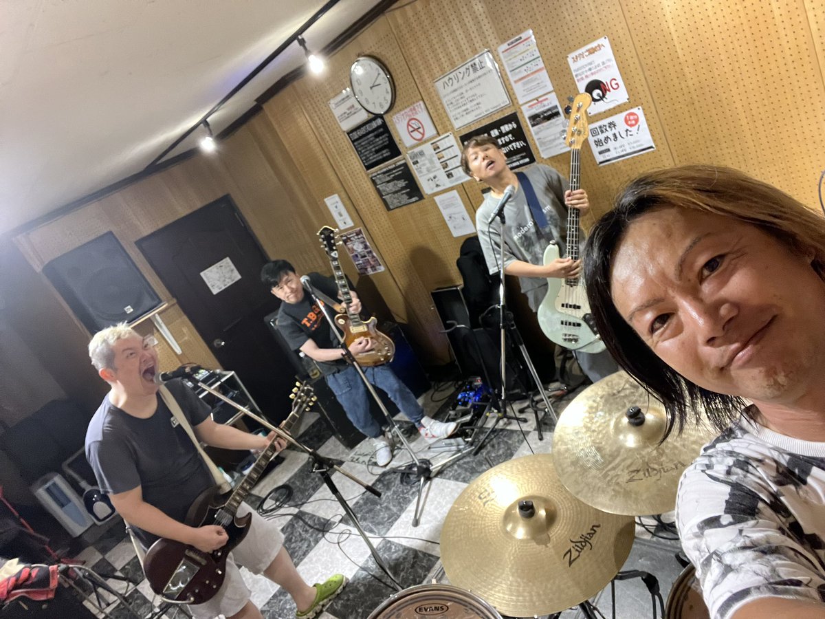 NanisamaO's tweet photo. 今週土曜日は…
NANISAMA? LIVE!!

6月22日(土)
長野県上田Radius
まさんでんつ企画
【OVER&amp;OVER#35】

OPEN…18:00
START…18:30

チケット
前売り…¥2000
当日…¥2500
高校生以下…¥1000
※別途D代¥500

◆PETA&amp;EST5
◆後藤貴光
◆SHOWTRACK
◆ワタシタチ
◆NANISAMA?

🔥よろしくお願いします！！🔥 https://t.co/5dFpY5h5kU