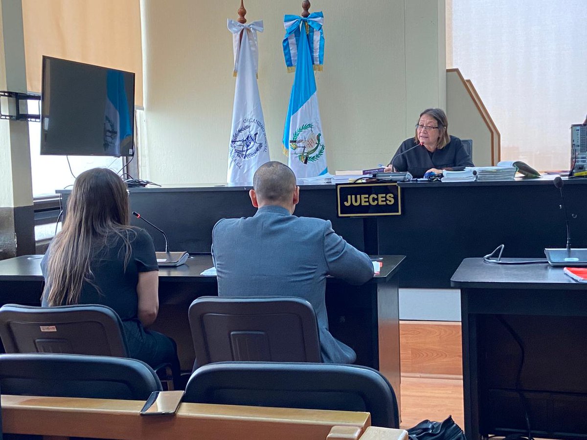 CanalAntigua's tweet photo. Exasistente de Alejandro Sinibaldi condenada a 3 años de prisión. Aún tiene pendiente resolver su situación por el delito de lavado de dinero en el caso Construcción y Corrupción⬇️
#Exasistente #AlejandroSinibaldi #Condena #ConstrucciónYCorrupción
https://t.co/TazHOUiNwb https://t.co/8omsHqo9eY