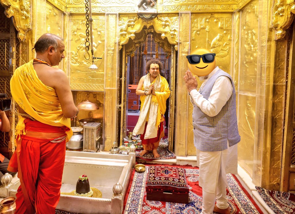 देश का मुखिया मन्दिर-2खेलता रहता है,लेकिन कभी स्कूल कॉलेज की क्या हालत है,दर्शन कर लियाकरे,उनका कोई वस्त्र जिससे शिक्षा में क्रान्ति लाए,एक दिन का वृत जिस से शिक्षा का उद्धार हो जाए,क्योंकि48 घण्टे काम करने ला-ला इंसान हैं,और कर भी क्या सकता है,चाय बेचने वालाचाय पर हीचर्चा करसकता