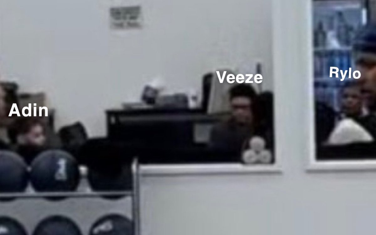 AdinReports's tweet photo. Finally after weeks, Adin Ross has been sseen hanging out with Veeze, Rylo Rodriguez and possibly Lil Baby.👀 https://t.co/p5LzXO959B