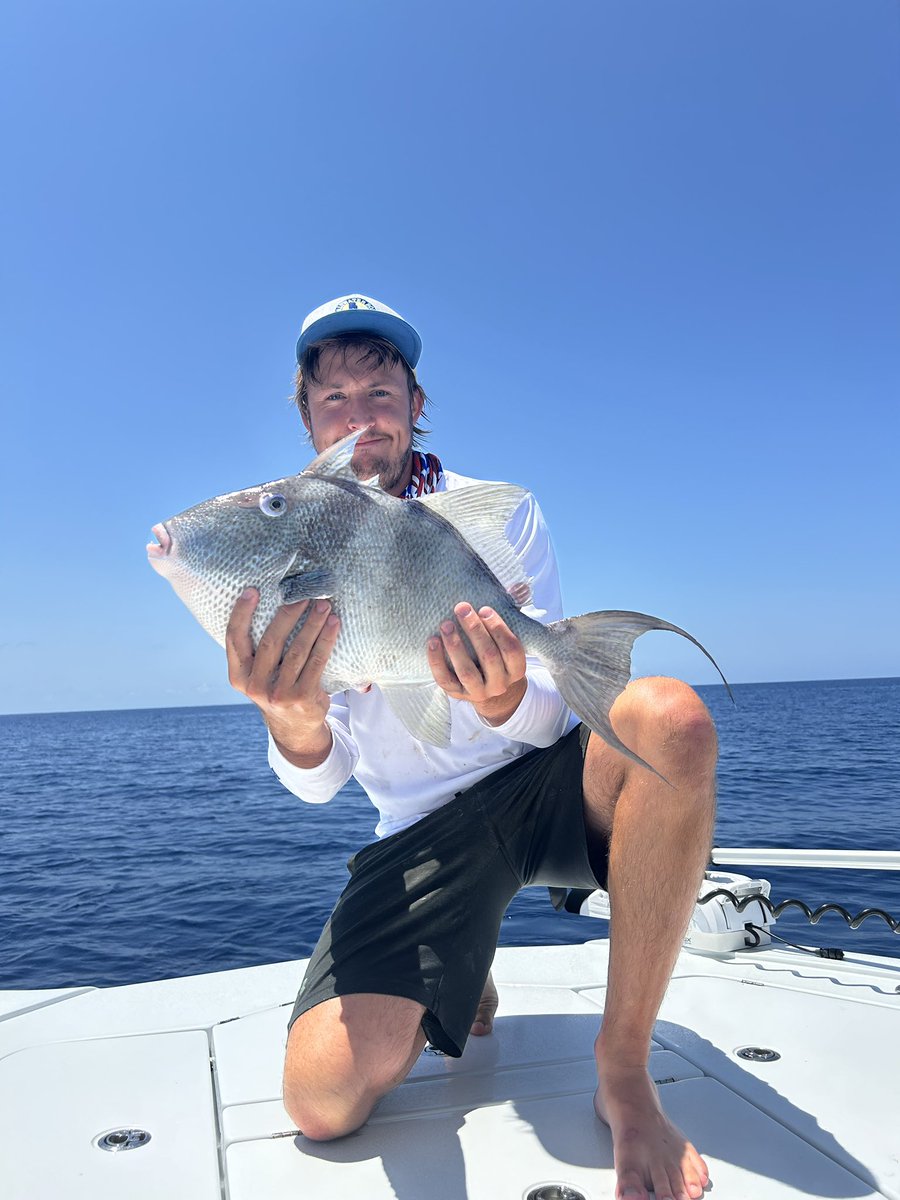 Bossman with a nice trigger!  Looking forward to our next offshore trip 
☀️🌴🌊🐟👌

📸: Jack Kempton