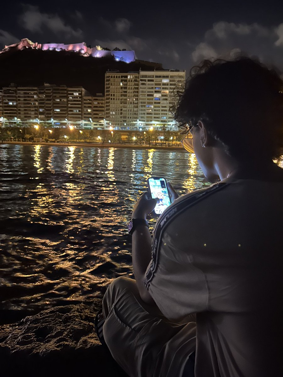 3attassi's tweet image. Profiter de la vue ❌
Admirer la DA du nouveau Zelda ✅