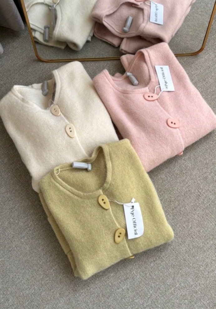 ddrainss's tweet photo. cardigan basic yang looknya simpel tapi tetap stylish 😫‼️ https://t.co/cGsr6XfuKV