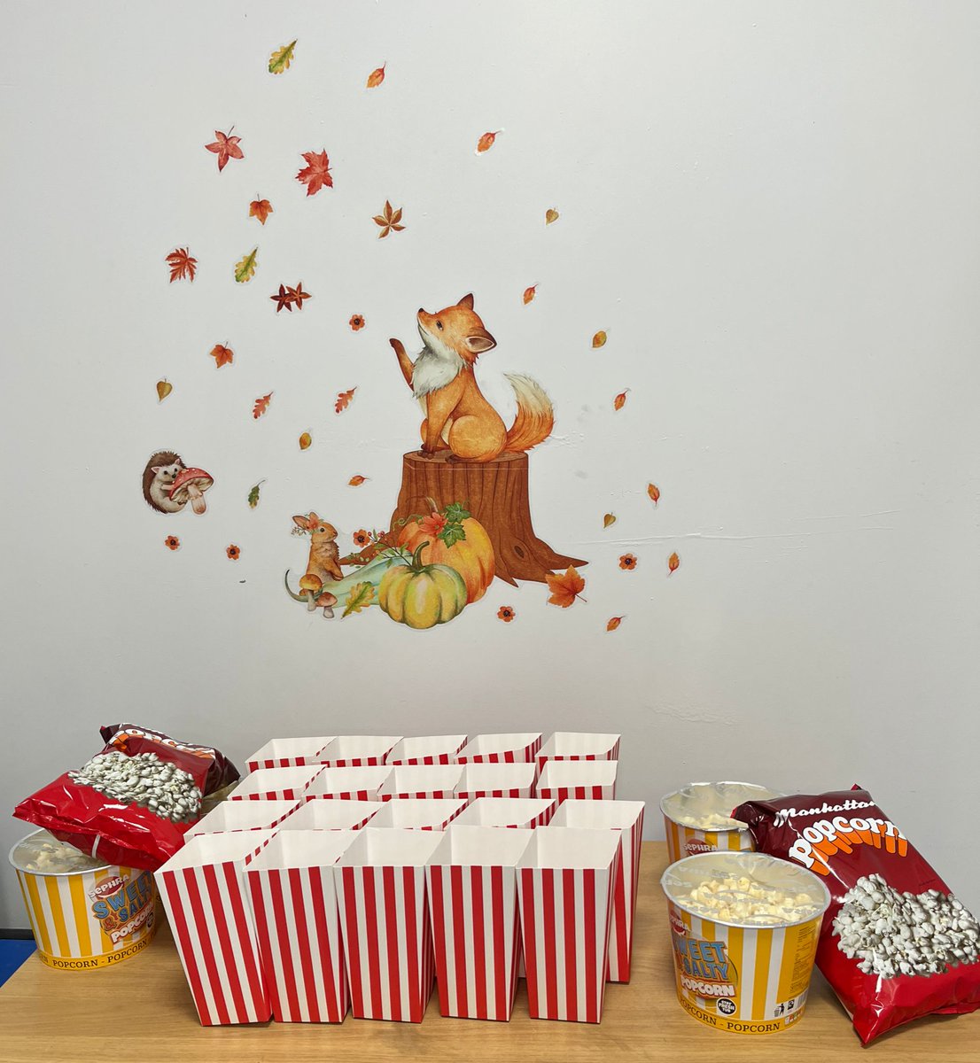 The Fox class are having a movie day today 🎬 enjoy guys ❤️ #movieday #endofterm