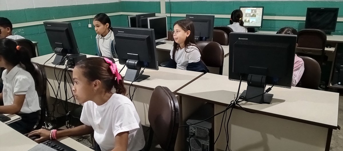 Hoy #26deJunio|| Los estudiantes de 4to grado A, realizan su cierre del proyecto "Con el ambiente no se juega"
#NicoTieneElSon
<a href="/NicolasMaduro/">Nicolás Maduro</a>
<a href="/_LaAvanzadora/">Yelitze Santaella</a> 
<a href="/EleamerAbdala/">Eleamer Elkatrib</a> 
@MPPEDUCACION 
<a href="/leivi24/">Leivi/Oceanía</a> 
<a href="/Fundabit_/">FundabitOficial</a>
<a href="/Fundabitlara01/">Fundabit Lara</a> 
<a href="/Dimary08/">D!mary_Anzola</a>