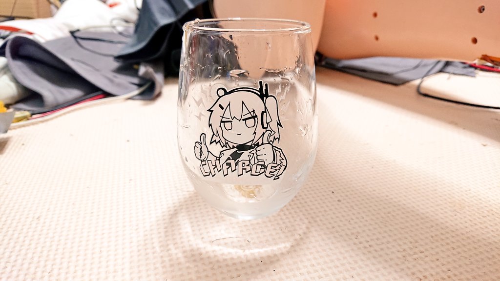 missile_39's tweet photo. 冷感グラス監修で届いたの冷蔵庫でグラスだけキンキンに冷やしてみたやつ→
思った以上にすっごいオレンジになって喜 https://t.co/P6m7Dawnaj