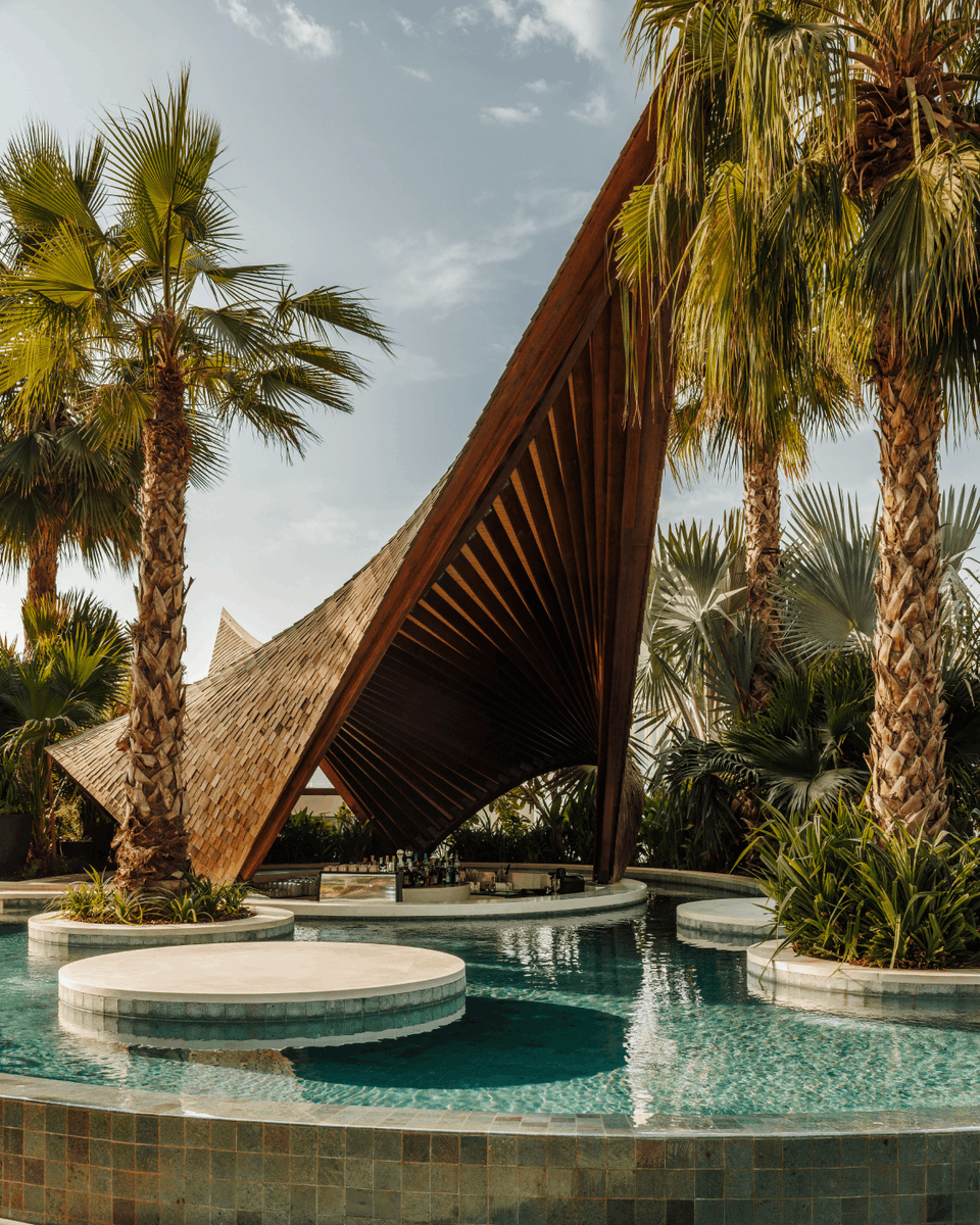 OneZaabeel's tweet photo. Escape into an urban oasis in the heart of the city.

The Garden Pool provides a restorative respite from the heat with its lagoon pool, swim-up bar, and kids pool.

Explore: https://t.co/s0E5yGW9zG

#OneZaabeel #TheLink #DubaiPool https://t.co/a7riiwr1jt