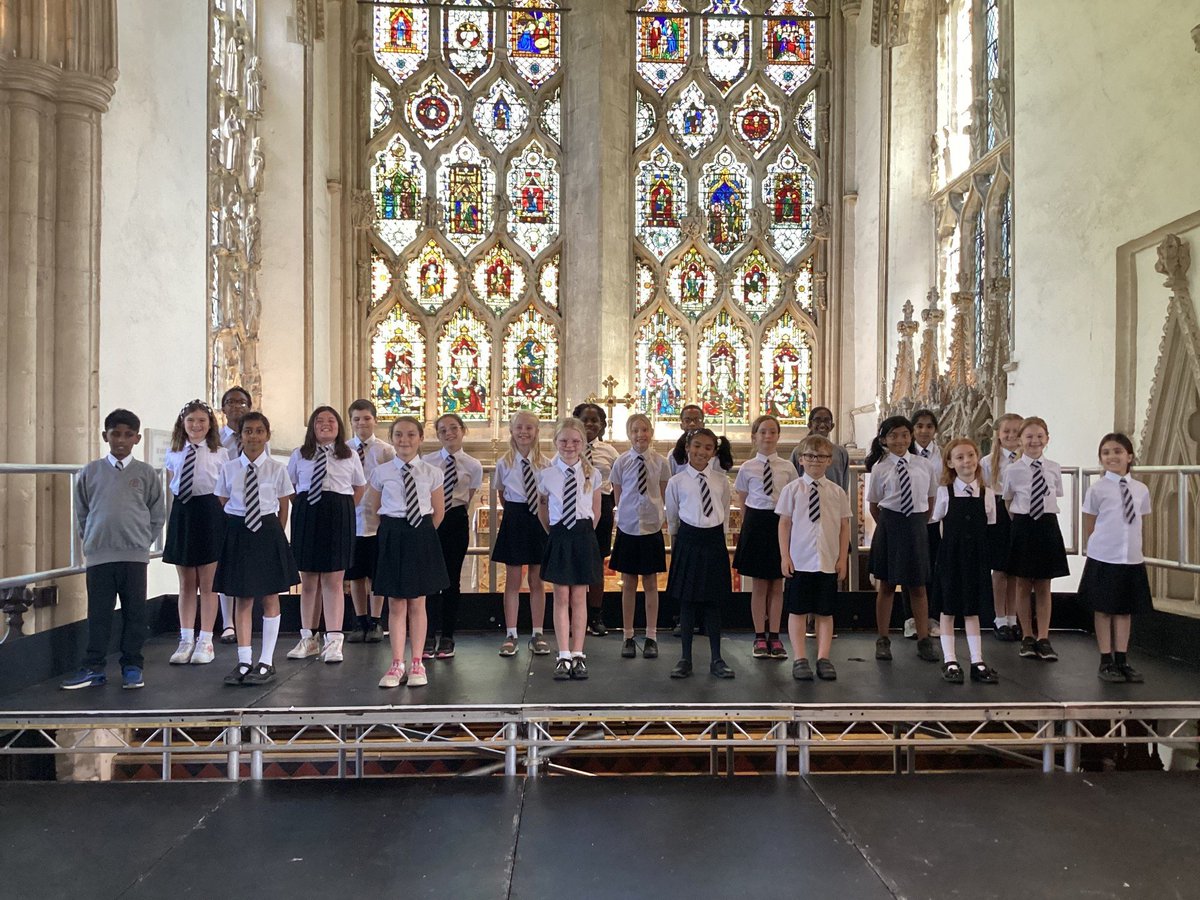 Our wonderful Aureus Primary School choir have attended their second Festival of voices concert at Dorchester Abbey, where they sang a range of songs in front of a sold out audience! We are so proud of the professionalism and respect they show at these events. Well done everyone.