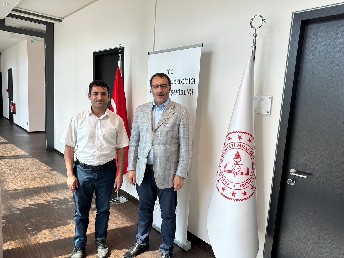 Berlin Eğitim Ataşeliği (@mebberlinea) on Twitter photo Van 100. Yıl Üniversitesi İktisadi İdari Bilimler Fakültesi İşletme Bölümü Öğretim Üyesi Doç.Dr. İbrahim Çemberlitaş, Erasmus kapsamında bulunduğu Berlin’de Eğitim Müşavir Vekili Sayın Prof.Dr. Erdal Tanas Karagöl’ü makamında ziyaret etti.
<a href="/tcmeb/">Millî Eğitim Bakanlığı</a>
<a href="/mebabdigm/">T.C. MEB AB ve Dış İlişkiler Genel Müdürlüğü</a>
<a href="/mebyyegm/">Yükseköğretim ve Yurt Dışı Eğitim Genel Müdürlüğü</a> Van 100. Yıl Üniversitesi İktisadi İdari Bilimler Fakültesi İşletme Bölümü Öğretim Üyesi Doç.Dr. İbrahim Çemberlitaş, Erasmus kapsamında bulunduğu Berlin’de Eğitim Müşavir Vekili Sayın Prof.Dr. Erdal Tanas Karagöl’ü makamında ziyaret etti.
<a href="/tcmeb/">Millî Eğitim Bakanlığı</a>
<a href="/mebabdigm/">T.C. MEB AB ve Dış İlişkiler Genel Müdürlüğü</a>
<a href="/mebyyegm/">Yükseköğretim ve Yurt Dışı Eğitim Genel Müdürlüğü</a>