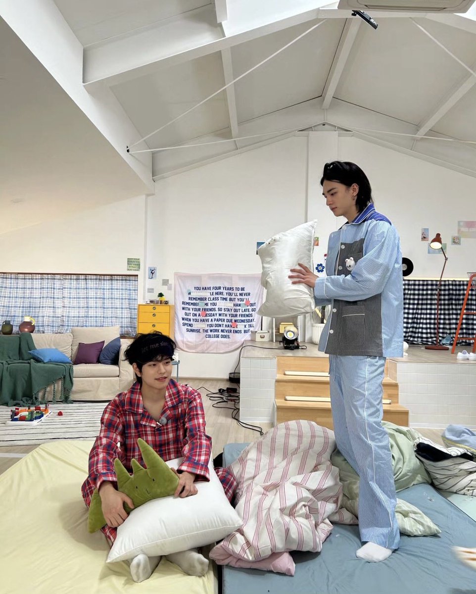 hyunjinpost tweet picture