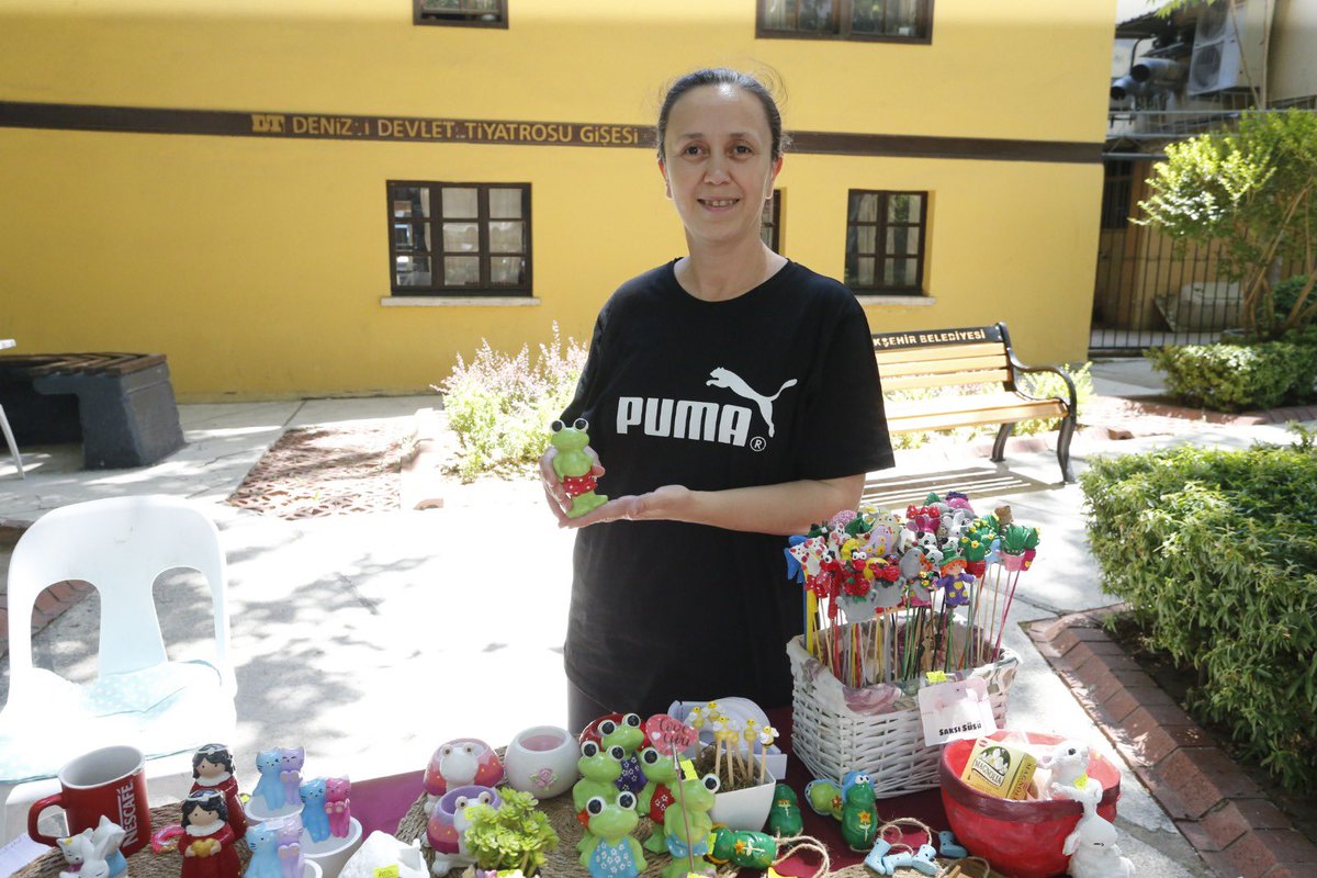 T.C.Denizli Büyükşehir Belediyesi Kent Konseyi El Emeği Pazarı 26-27 Haziran 2024 tarihlerinde Çatalçeşme Oda Tiyatrosu önünde açılmıştır.
Katılımlarınızı bekleriz ☺️🌸

<a href="/BNuriCavusoglu/">Bülent Nuri Çavuşoğlu</a> 
<a href="/tcdenizlibld/">T.C. Denizli Büyükşehir Belediyesi🇹🇷</a>