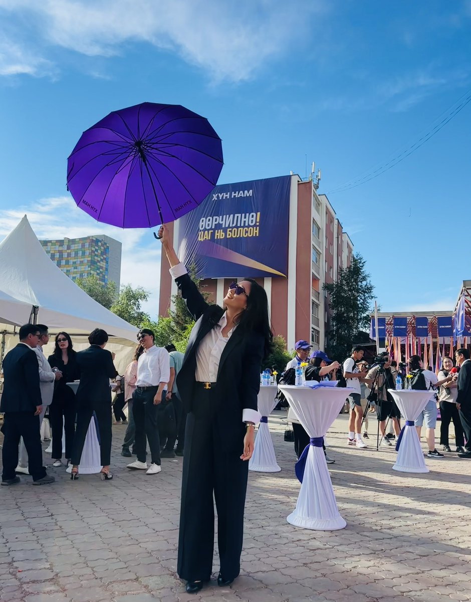 17 хоногийн хугацаанд бидэнтэй хамт байж, шүүмжлэн хурцалж, дэмжин урам өгч байсан та бүхэндээ #БАЯРЛАЛАА 🙏