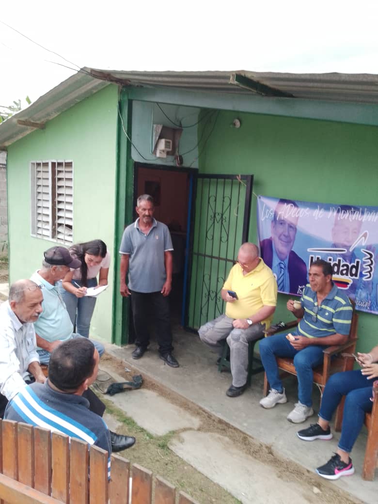 CemMontalban's tweet photo. Martes, 25 jun #ADenresistenciaMontalban,  realizó la juramentación del comandito el chacam los cuales tendrán la responsabilidad de custodiar los votos   y asegurar el triunfo del 28 julio #EdmundoParaTodoElMundo https://t.co/SmEVLKvBDR