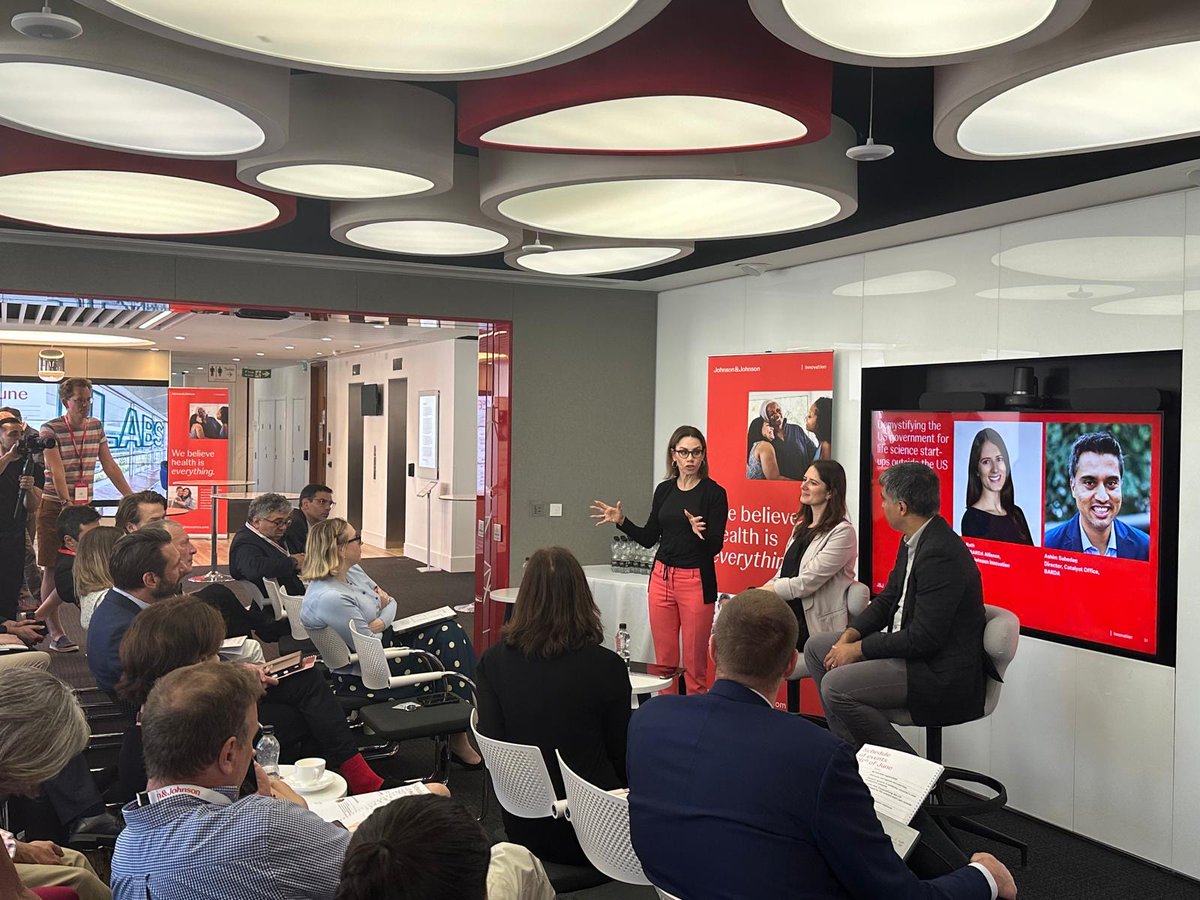 JLABS's tweet image. Ashim Subdee from BARDA, and Rachel Rath, Director of BARDA Alliance for Johnson &amp;amp; Johnson Innovation, joined forces to host a panel discussion on Demystifying the US Government for Life Science Startups Outside the US. #JLABS #CEOSummit