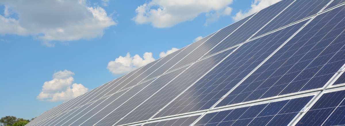 RentokilHygiene's tweet photo. Ensure your solar panels are spotless for maximum performance, clean solar panels can significantly boost your energy efficiency, converting more sunlight into electricity compared to dirty panels?https://t.co/Otf1KGdO1Q https://t.co/7fmOIBryEU