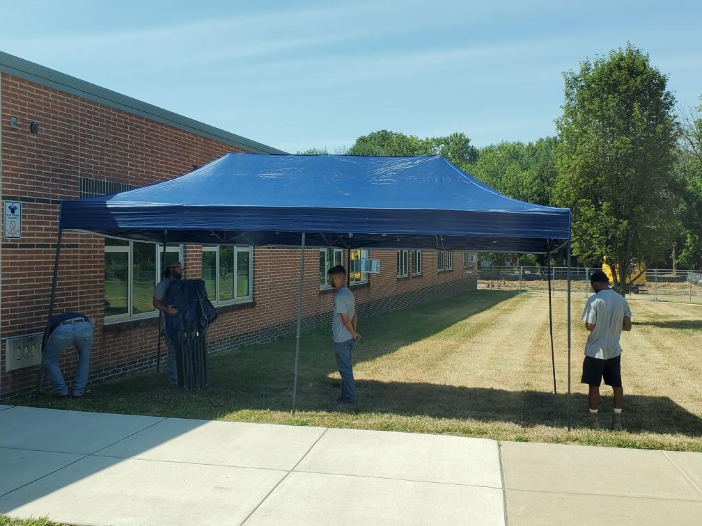 SummerCampSACC's tweet photo. A HUGE shout-out to @ChpsTweets Ground Crew for setting up our tents to be enjoyed by our campers @WoodcrestES! 😎☀️♥️💜 https://t.co/HBeUi9XFH5