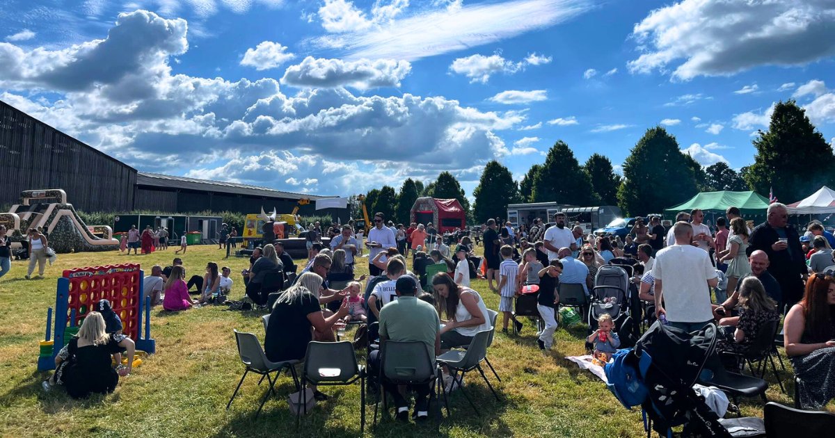 VeriGreenLtd's tweet photo. This weekend, we celebrated our incredible workforce at our annual Heathcote Holdings summer BBQ! 

We also had the pleasure of fundraising for the Kent, Sussex, and Surrey Air Ambulance, successfully raising an amazing £4,508!

 #KSS #SummerBBQ https://t.co/YYalnUduLb