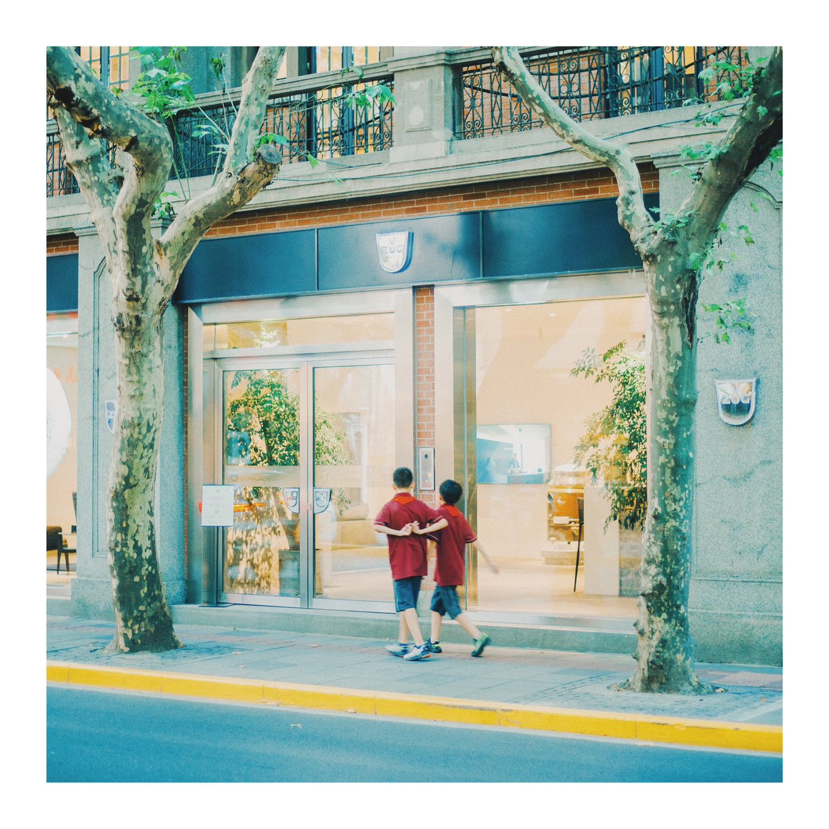 YOHLUofficial's tweet photo. ▶︎YOHLU NEW SINGLE◀︎

『mokuren』

➡︎7/3 0:00 release

Composed &amp; Lyric : ZMI 
Track : BOKEH 
Bass : goe
Key &amp; Mix : Osamu fukuzawa 
Artwork : KENTO https://t.co/tBUNdE0hhk