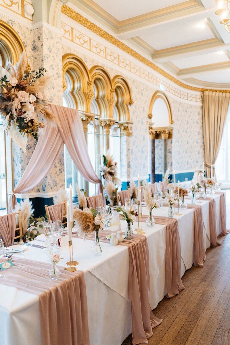 RushpoolHall's tweet image. Top table goals 💖 

📸 @sallytphotography

To book a tour of Rushpool Hall wedding venue in North Yorkshire pop us a message or email us at weddings@rushpool.co.uk We would love to hear from you and start your wedding planning