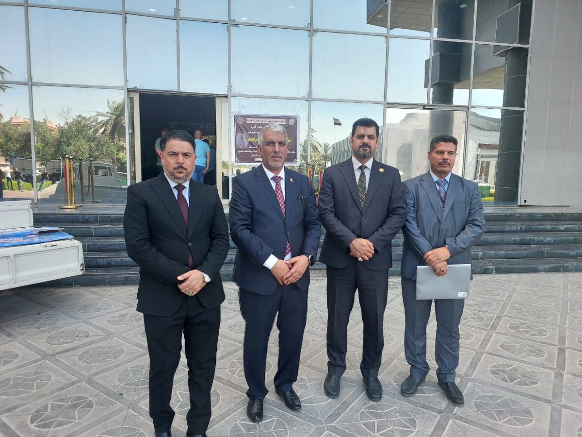 بعد المصادقة على جداول الموازنة بتقديرات مخالفة للواقع و لا تتوافق مع المقدرات المالية بدأت مشاكل التخصيص للوزارات والجهات الحكومية حيث كانت لنا أول جولة مع رئيس جامعة كربلاء المقدسة  والسيد النائب محمد الخفاجي لعمل مناقلات لتخصيصات تعويضات الموظفين في جامعة كربلاء المقدسة.